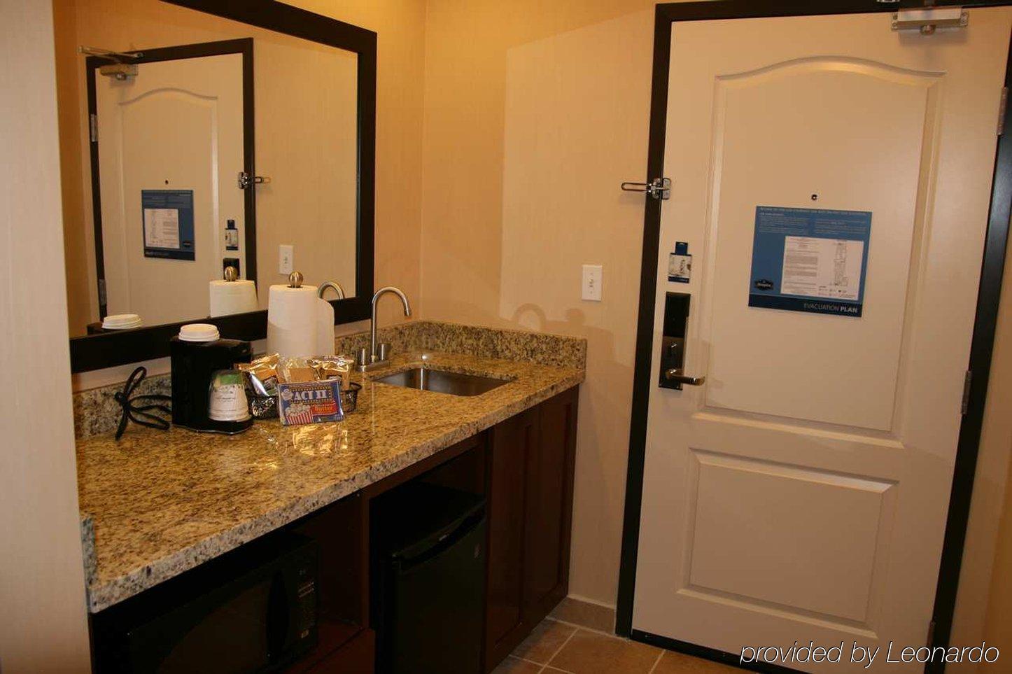Hampton & New Castle, Pa Hotel 3*